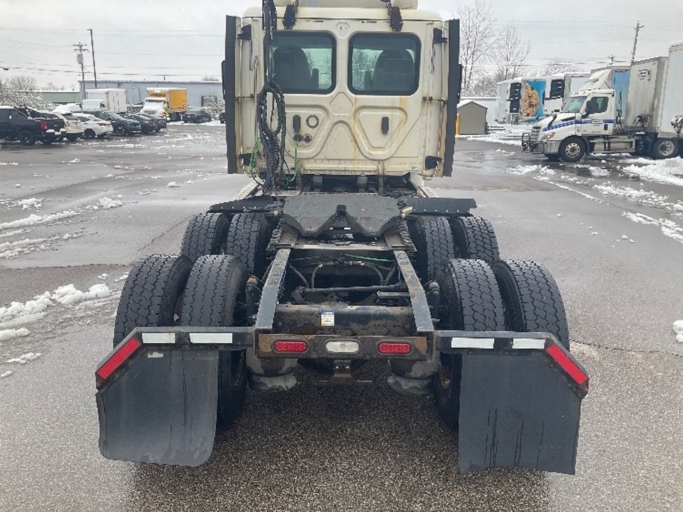 Day Cab Tractor-Heavy Duty Tractors-Freightliner-2019-Cascadia 12564ST-Piqua-OH-614,520\n\t\tmiles-$ 24,250 - Image 6