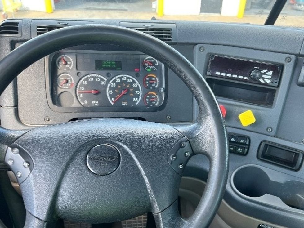 Day Cab Tractor-Heavy Duty Tractors-Freightliner-2019-Cascadia 12564ST-Plymouth-MI-167,398\n\t\tmiles-$ 45,250 - Image 11