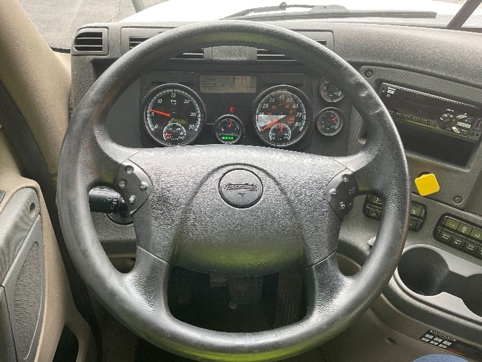 Day Cab Tractor-Heavy Duty Tractors-Freightliner-2019-Cascadia 12564ST-Plymouth-MI-304,430\n\t\tmiles-$ 41,500 - Image 11