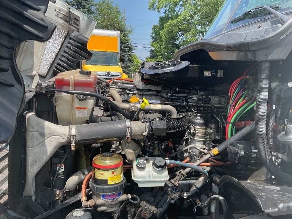 Day Cab Tractor-Heavy Duty Tractors-Freightliner-2019-Cascadia 12564ST-Plymouth-MI-304,430\n\t\tmiles-$ 41,500 - Image 16