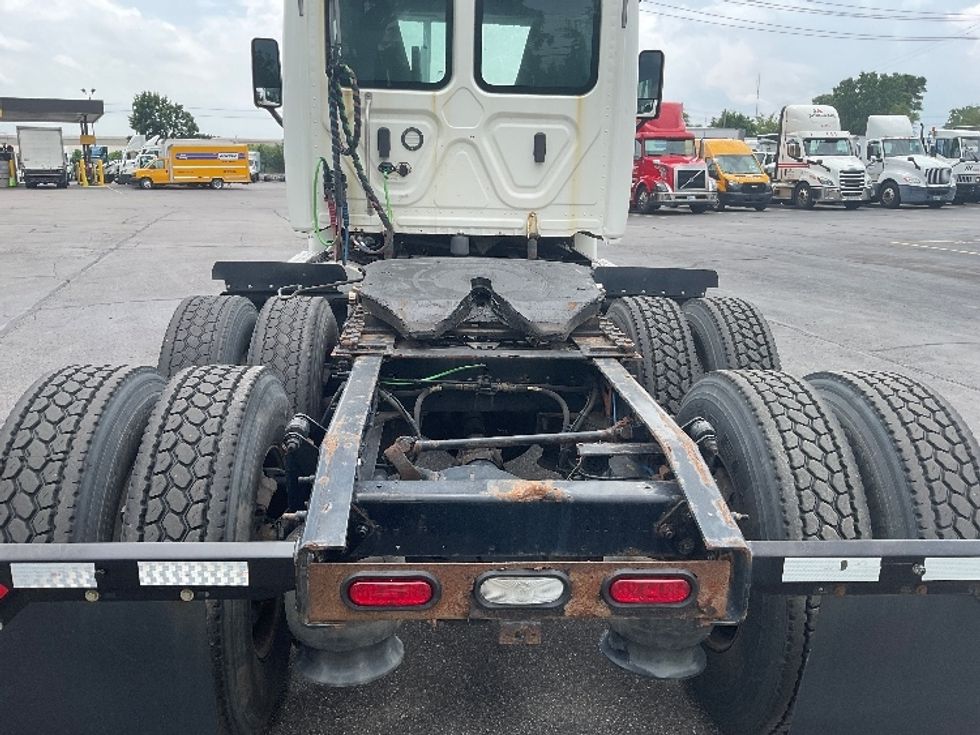Day Cab Tractor-Heavy Duty Tractors-Freightliner-2019-Cascadia 12564ST-Plymouth-MI-304,430\n\t\tmiles-$ 41,500 - Image 6