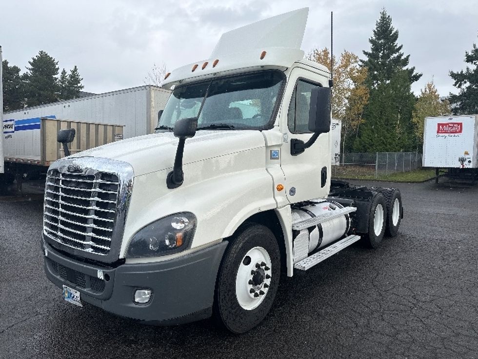 Day Cab Tractor-Heavy Duty Tractors-Freightliner-2019-Cascadia 12564ST-Portland-OR-323,241\n\t\tmiles-$ 44,250 - Image 3