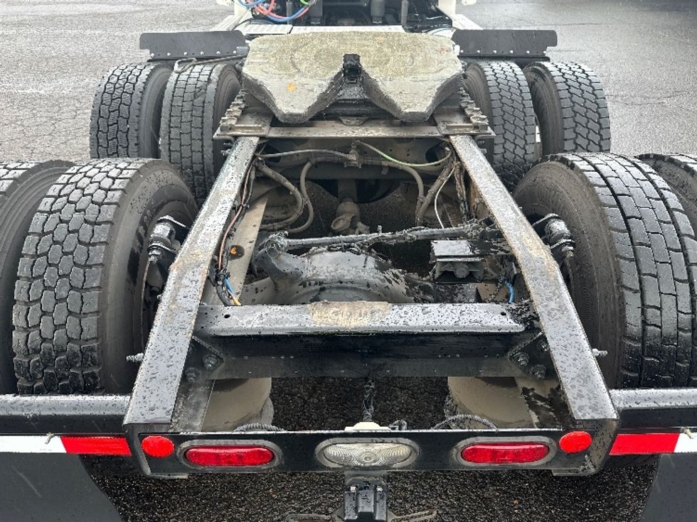 Day Cab Tractor-Heavy Duty Tractors-Freightliner-2019-Cascadia 12564ST-Portland-OR-323,241\n\t\tmiles-$ 44,250 - Image 6