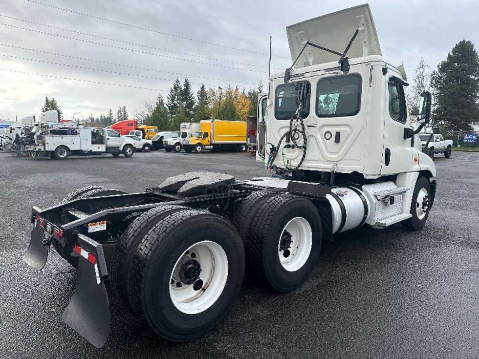 Day Cab Tractor-Heavy Duty Tractors-Freightliner-2019-Cascadia 12564ST-Portland-OR-323,241\n\t\tmiles-$ 44,250 - Image 7