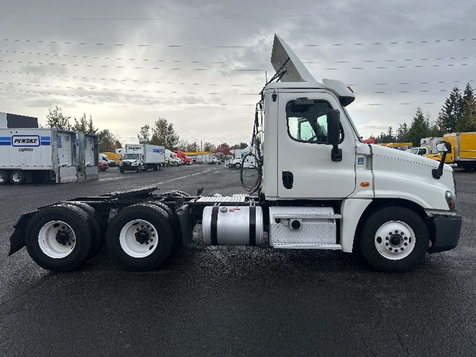 Day Cab Tractor-Heavy Duty Tractors-Freightliner-2019-Cascadia 12564ST-Portland-OR-323,241\n\t\tmiles-$ 44,250 - Image 8
