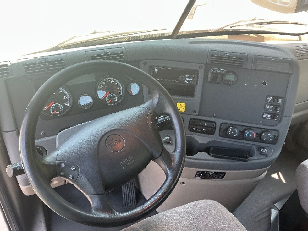 Day Cab Tractor-Heavy Duty Tractors-Freightliner-2019-Cascadia 12564ST-Portland-OR-345,187\n\t\tmiles-$ 45,500 - Image 11