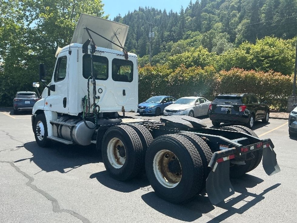 Day Cab Tractor-Heavy Duty Tractors-Freightliner-2019-Cascadia 12564ST-Portland-OR-345,187\n\t\tmiles-$ 45,500 - Image 5