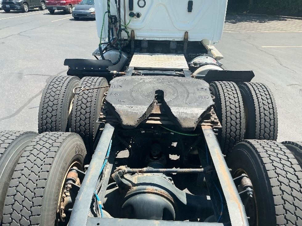 Day Cab Tractor-Heavy Duty Tractors-Freightliner-2019-Cascadia 12564ST-Portland-OR-345,187\n\t\tmiles-$ 45,500 - Image 6