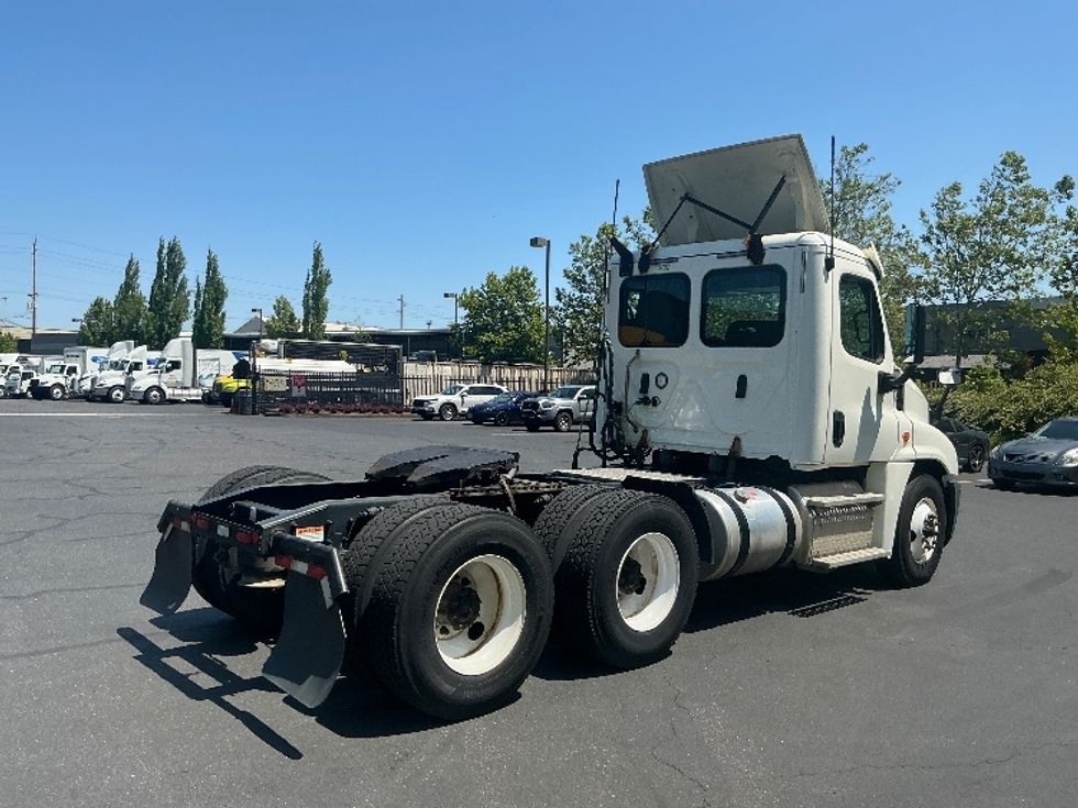 Day Cab Tractor-Heavy Duty Tractors-Freightliner-2019-Cascadia 12564ST-Portland-OR-345,187\n\t\tmiles-$ 45,500 - Image 7