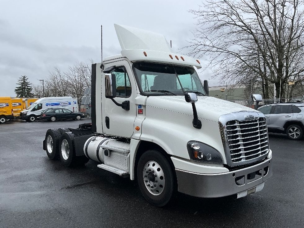 Day Cab Tractor-Heavy Duty Tractors-Freightliner-2019-Cascadia 12564ST-Portland-OR-369,718\n\t\tmiles-$ 41,500 - Image 1