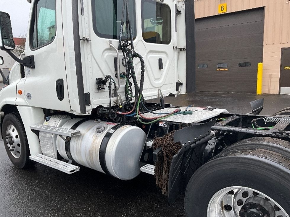 Day Cab Tractor-Heavy Duty Tractors-Freightliner-2019-Cascadia 12564ST-Portland-OR-369,718\n\t\tmiles-$ 41,500 - Image 17