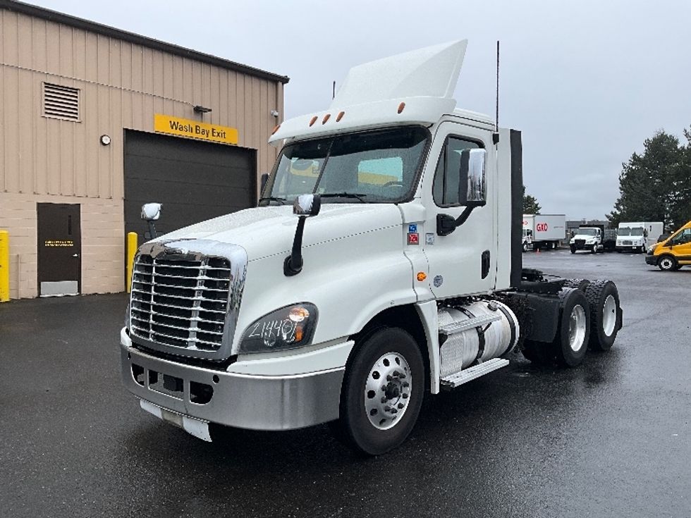 Day Cab Tractor-Heavy Duty Tractors-Freightliner-2019-Cascadia 12564ST-Portland-OR-369,718\n\t\tmiles-$ 41,500 - Image 3