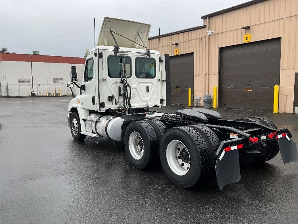 Day Cab Tractor-Heavy Duty Tractors-Freightliner-2019-Cascadia 12564ST-Portland-OR-369,718\n\t\tmiles-$ 41,500 - Image 5
