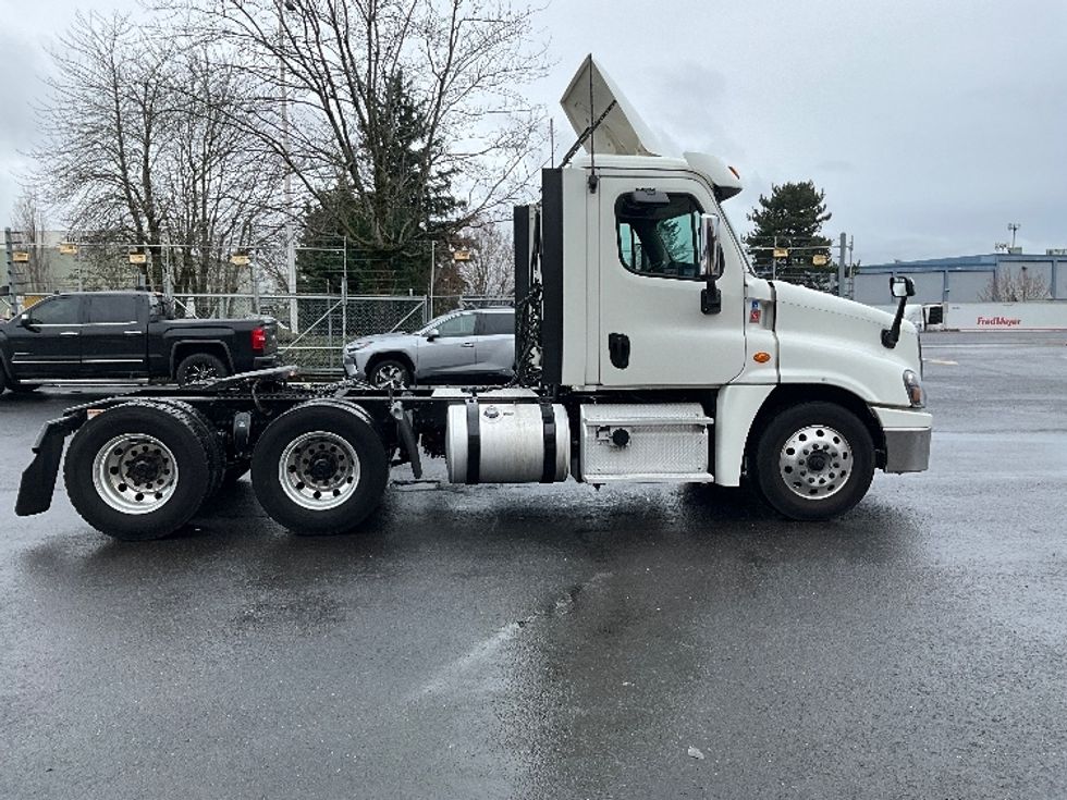 Day Cab Tractor-Heavy Duty Tractors-Freightliner-2019-Cascadia 12564ST-Portland-OR-369,718\n\t\tmiles-$ 41,500 - Image 8