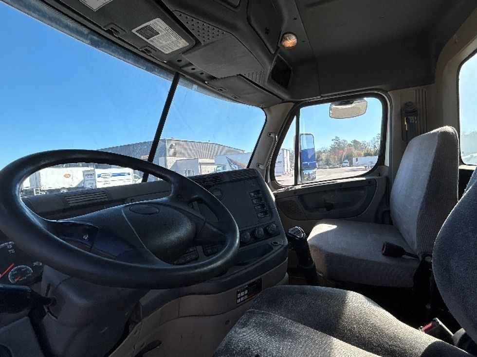 Day Cab Tractor-Heavy Duty Tractors-Freightliner-2019-Cascadia 12564ST-Prince George-VA-468,973\n\t\tmiles-$ 35,000 - Image 10