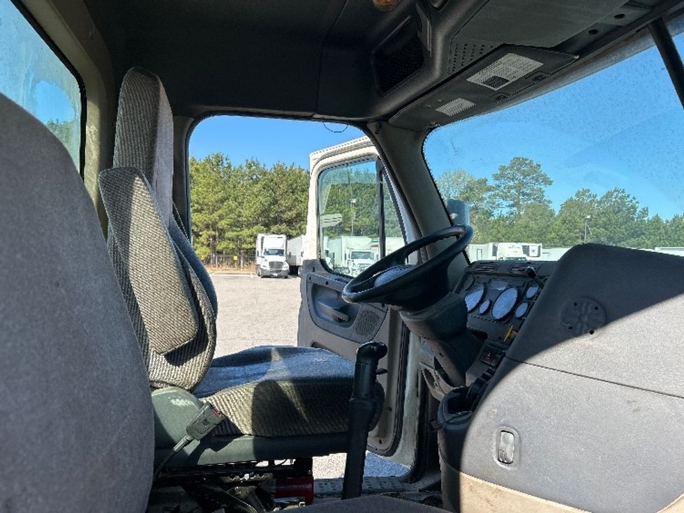 Day Cab Tractor-Heavy Duty Tractors-Freightliner-2019-Cascadia 12564ST-Prince George-VA-468,973\n\t\tmiles-$ 35,000 - Image 14