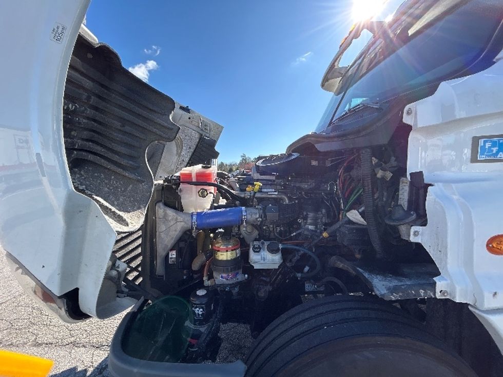 Day Cab Tractor-Heavy Duty Tractors-Freightliner-2019-Cascadia 12564ST-Prince George-VA-468,973\n\t\tmiles-$ 35,000 - Image 16