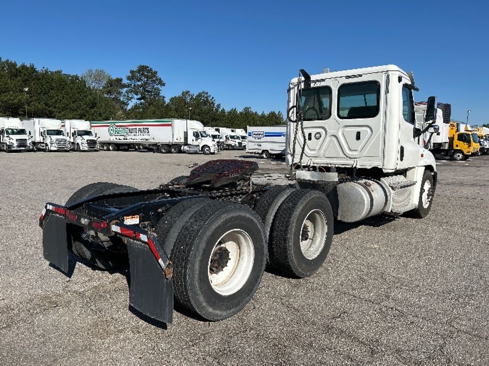 Day Cab Tractor-Heavy Duty Tractors-Freightliner-2019-Cascadia 12564ST-Prince George-VA-468,973\n\t\tmiles-$ 35,000 - Image 7