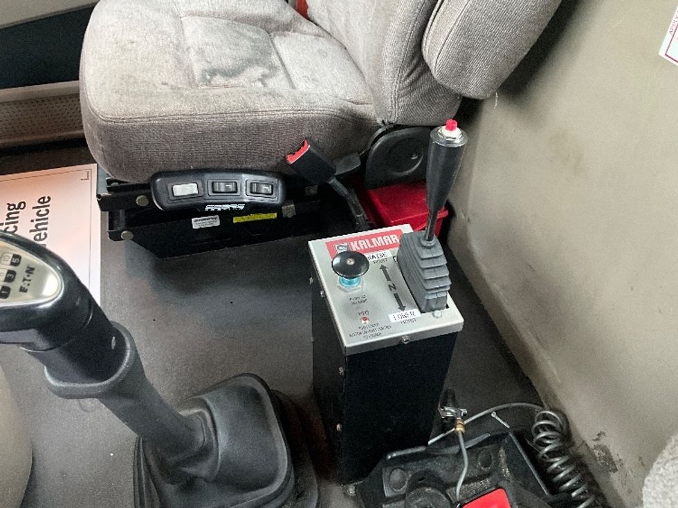 Day Cab Tractor-Heavy Duty Tractors-Freightliner-2019-Cascadia 12564ST-Reading-PA-242,367\n\t\tmiles-$ 41,250 - Image 17