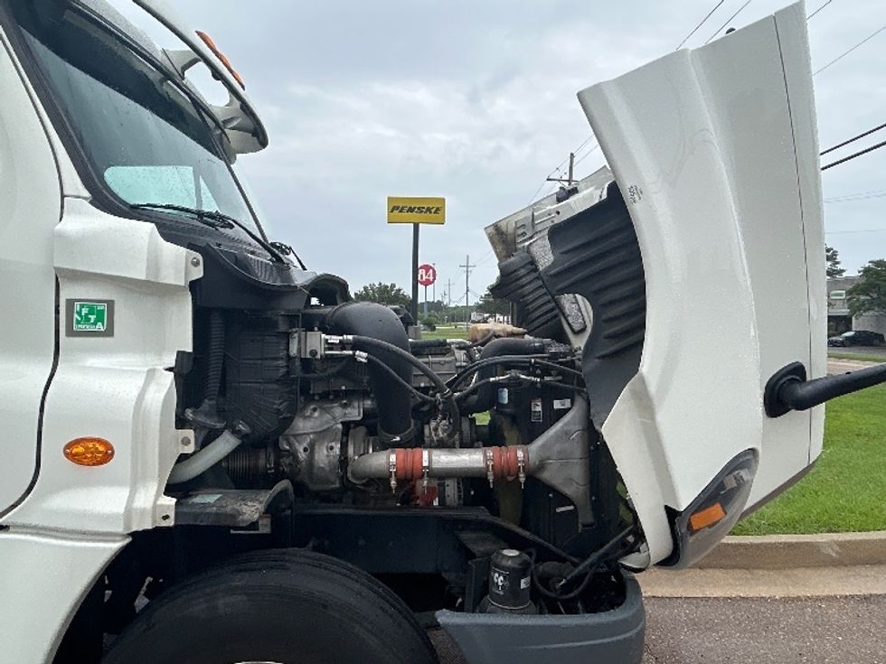 Day Cab Tractor-Heavy Duty Tractors-Freightliner-2019-Cascadia 12564ST-Richland-MS-370,315\n\t\tmiles-$ 39,000 - Image 15