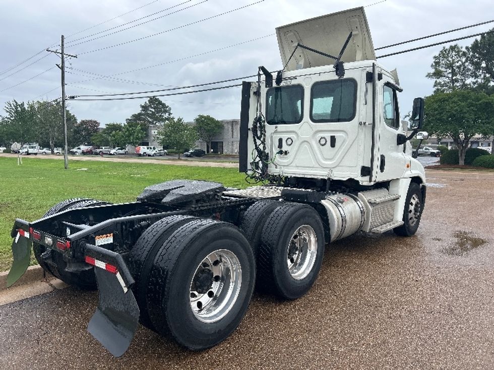 Day Cab Tractor-Heavy Duty Tractors-Freightliner-2019-Cascadia 12564ST-Richland-MS-370,315\n\t\tmiles-$ 39,000 - Image 7
