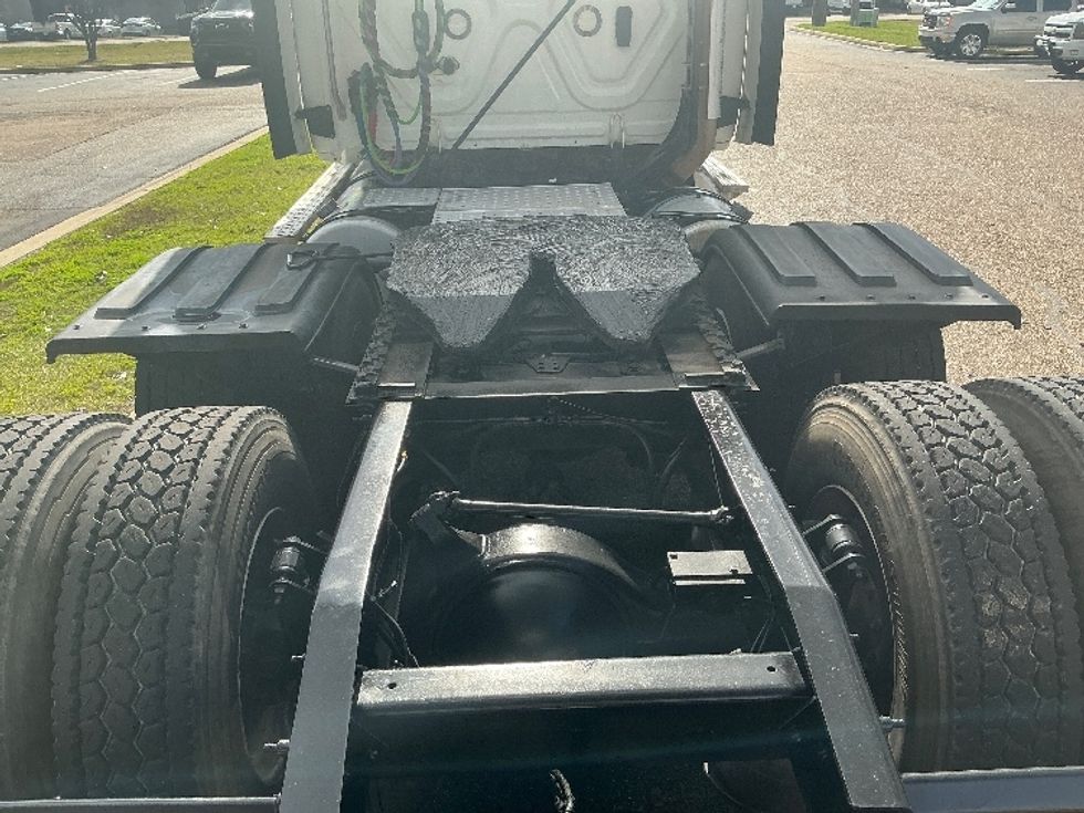 Day Cab Tractor-Heavy Duty Tractors-Freightliner-2019-Cascadia 12564ST-Richland-MS-370,424\n\t\tmiles-$ 49,250 - Image 6