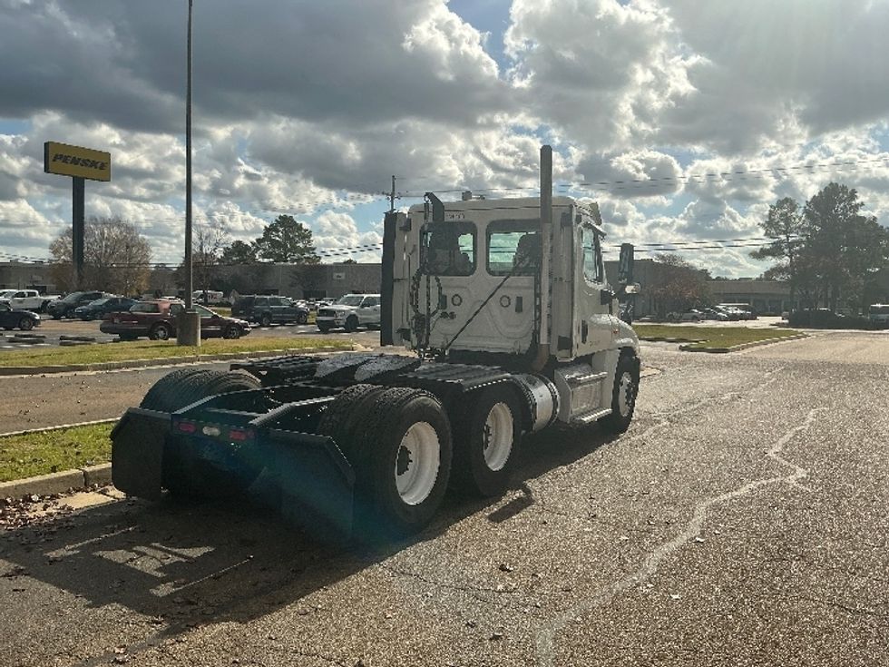 Day Cab Tractor-Heavy Duty Tractors-Freightliner-2019-Cascadia 12564ST-Richland-MS-370,424\n\t\tmiles-$ 49,250 - Image 7