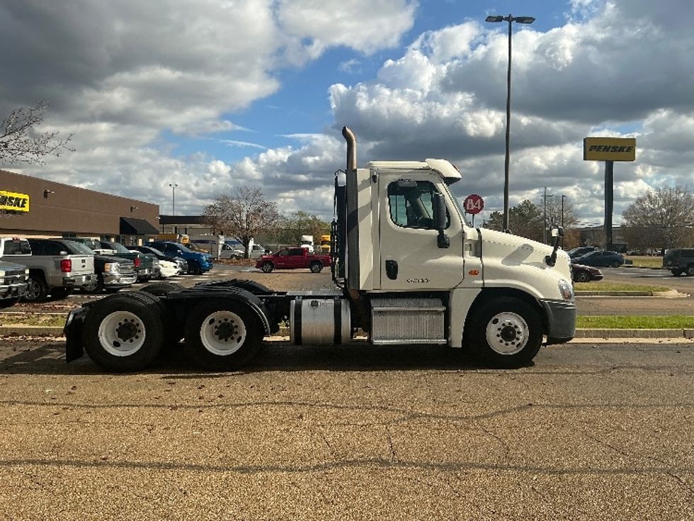 Day Cab Tractor-Heavy Duty Tractors-Freightliner-2019-Cascadia 12564ST-Richland-MS-370,424\n\t\tmiles-$ 49,250 - Image 8