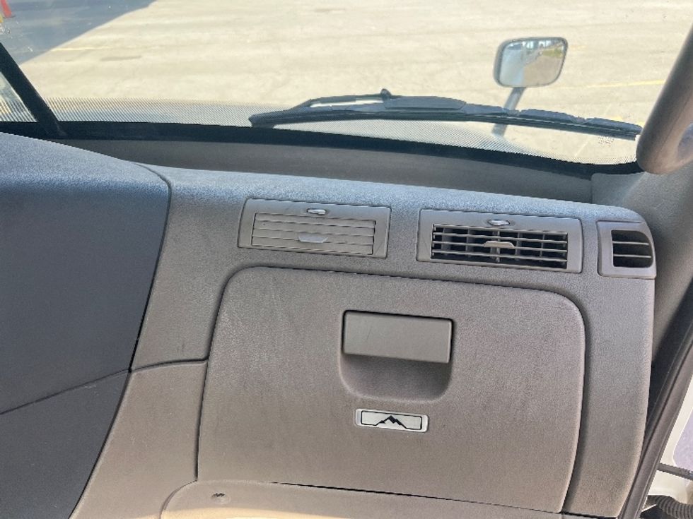 Day Cab Tractor-Heavy Duty Tractors-Freightliner-2019-Cascadia 12564ST-Rochester-NY-550,813\n\t\tmiles-$ 24,250 - Image 13