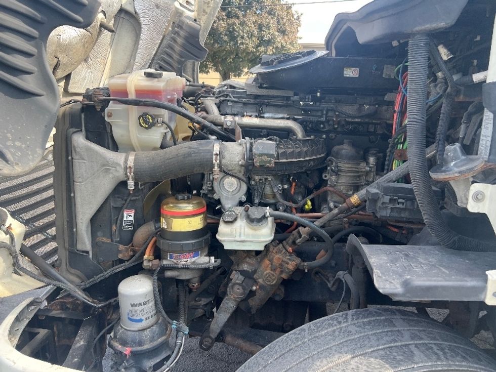 Day Cab Tractor-Heavy Duty Tractors-Freightliner-2019-Cascadia 12564ST-Rochester-NY-550,813\n\t\tmiles-$ 24,250 - Image 16