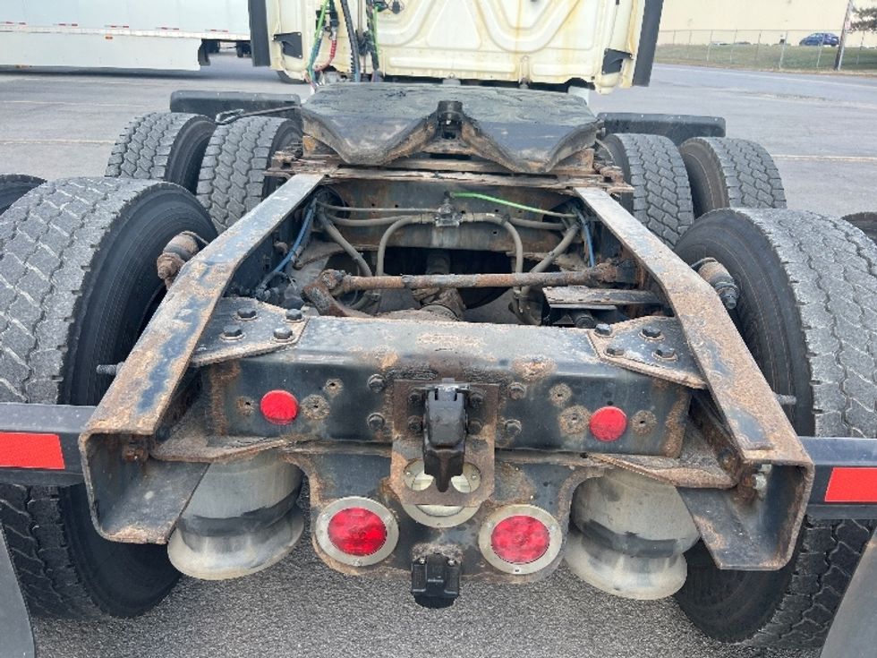 Day Cab Tractor-Heavy Duty Tractors-Freightliner-2019-Cascadia 12564ST-Rochester-NY-550,813\n\t\tmiles-$ 24,250 - Image 6