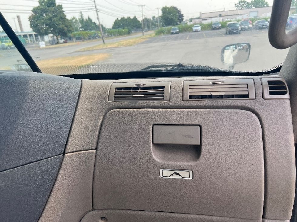 Day Cab Tractor-Heavy Duty Tractors-Freightliner-2019-Cascadia 12564ST-Rochester-NY-570,075\n\t\tmiles-$ 24,250 - Image 13