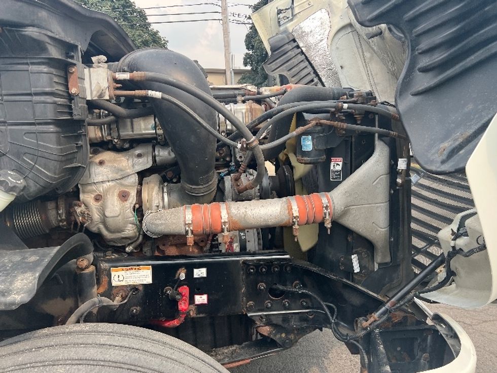 Day Cab Tractor-Heavy Duty Tractors-Freightliner-2019-Cascadia 12564ST-Rochester-NY-570,075\n\t\tmiles-$ 24,250 - Image 15