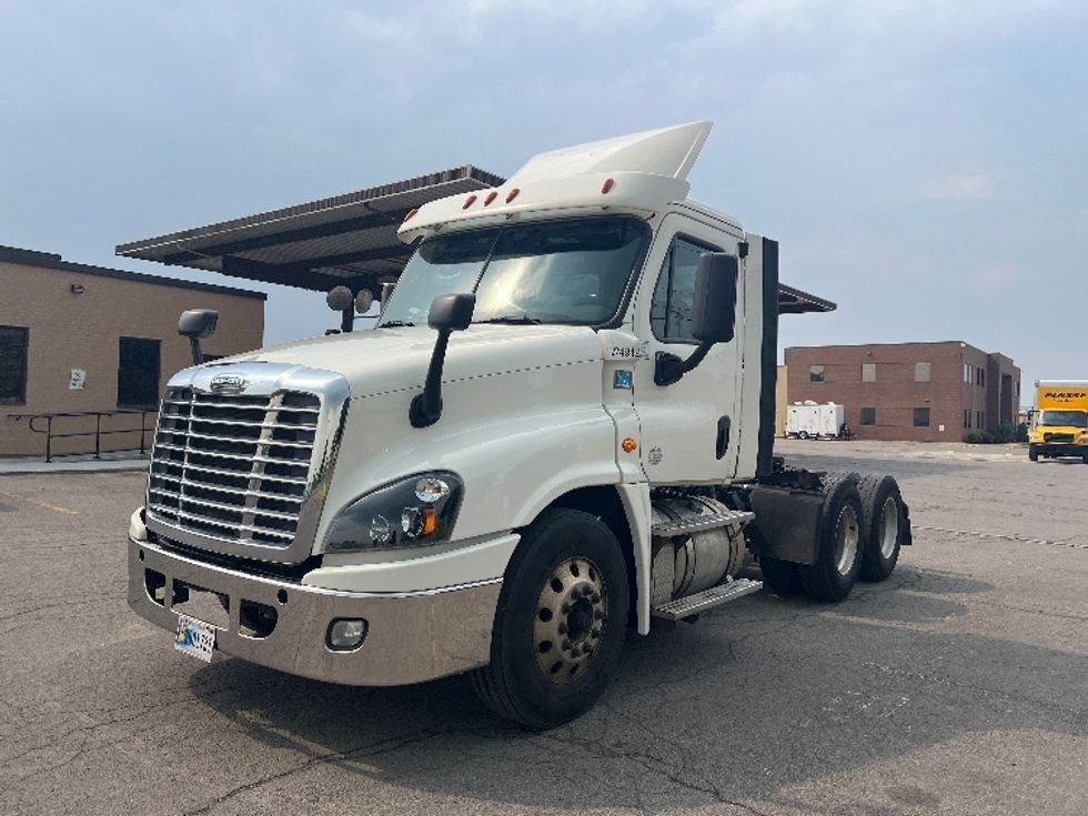 Day Cab Tractor-Heavy Duty Tractors-Freightliner-2019-Cascadia 12564ST-Rochester-NY-570,075\n\t\tmiles-$ 24,250 - Image 3