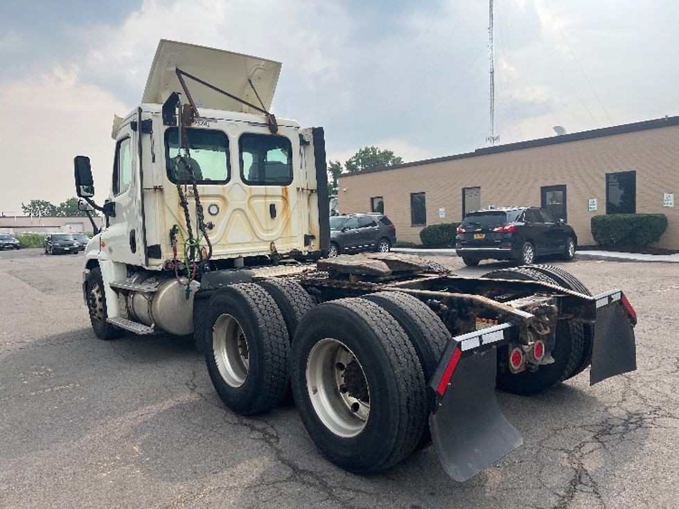 Day Cab Tractor-Heavy Duty Tractors-Freightliner-2019-Cascadia 12564ST-Rochester-NY-570,075\n\t\tmiles-$ 24,250 - Image 5