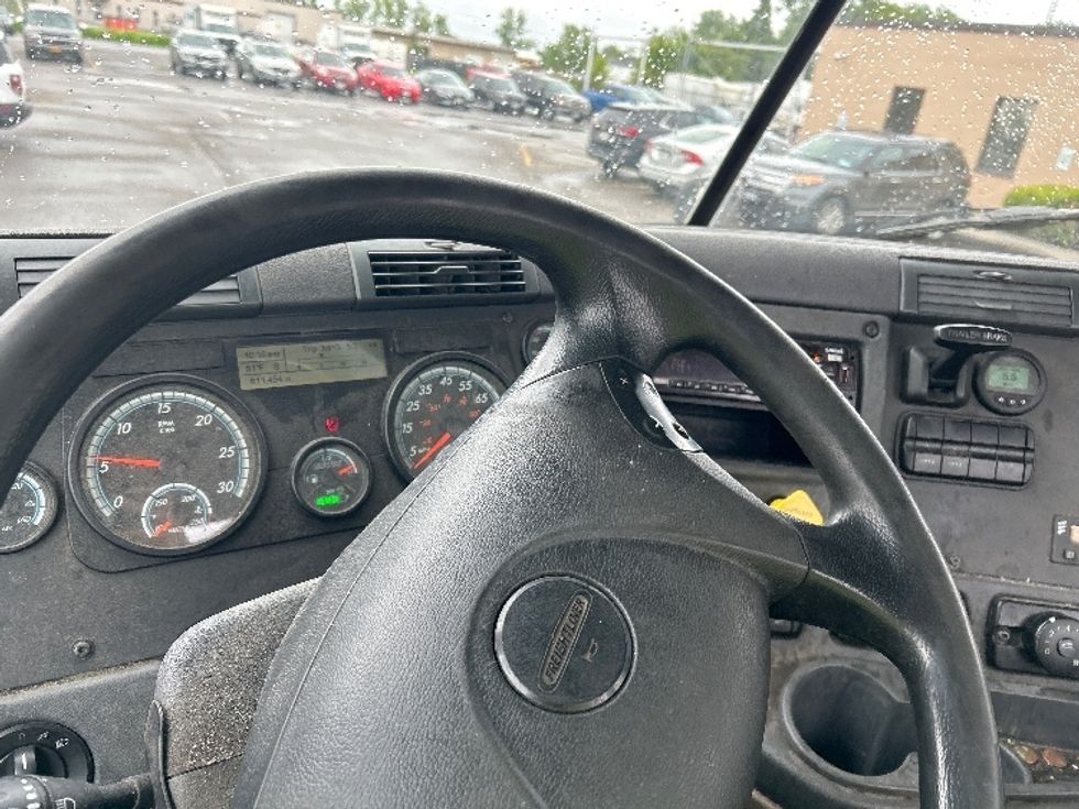 Day Cab Tractor-Heavy Duty Tractors-Freightliner-2019-Cascadia 12564ST-Rochester-NY-611,443\n\t\tmiles-$ 25,750 - Image 10