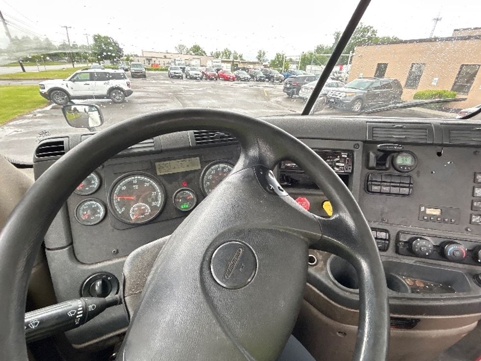 Day Cab Tractor-Heavy Duty Tractors-Freightliner-2019-Cascadia 12564ST-Rochester-NY-611,443\n\t\tmiles-$ 25,750 - Image 11