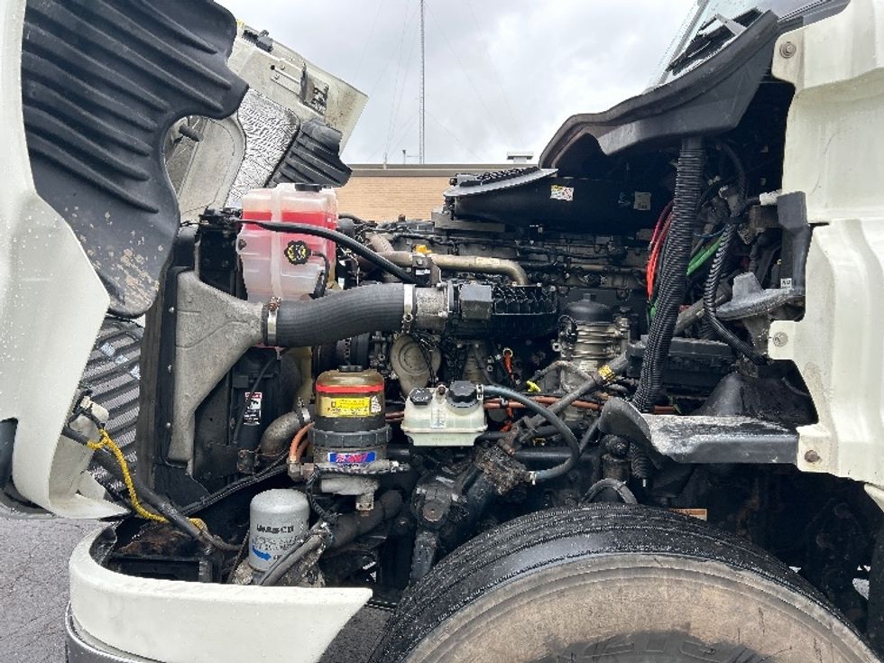 Day Cab Tractor-Heavy Duty Tractors-Freightliner-2019-Cascadia 12564ST-Rochester-NY-611,443\n\t\tmiles-$ 25,750 - Image 16