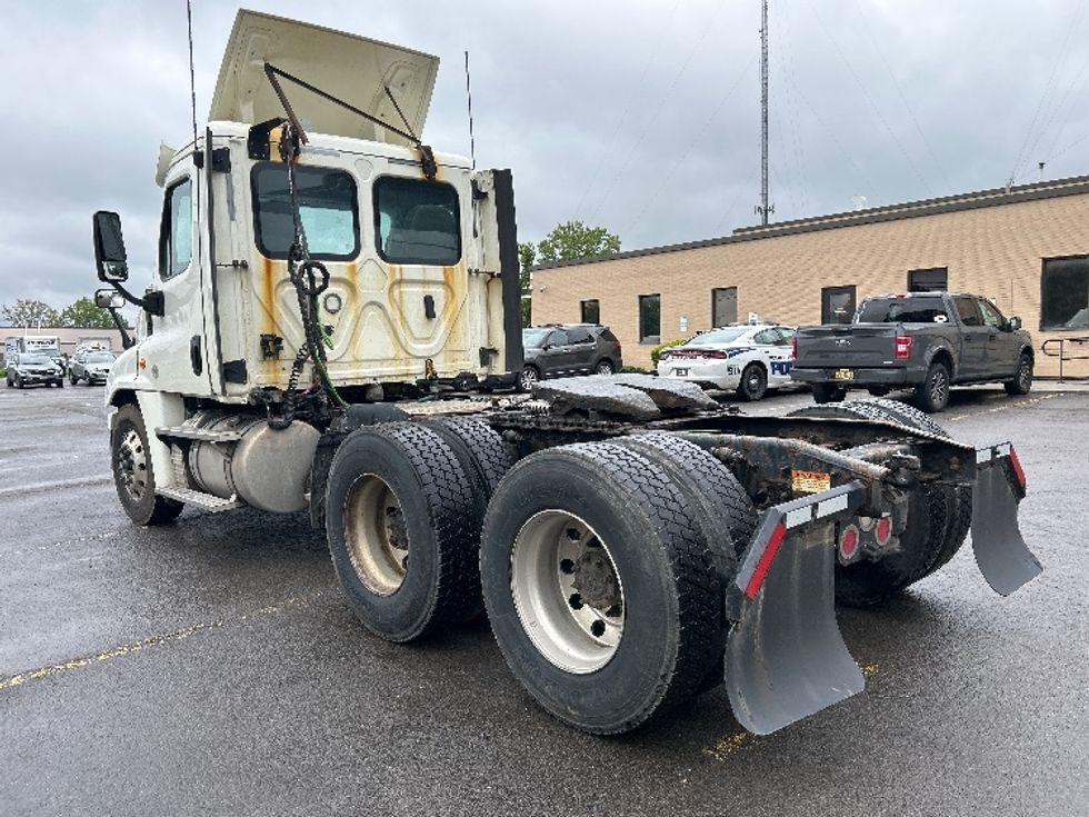 Day Cab Tractor-Heavy Duty Tractors-Freightliner-2019-Cascadia 12564ST-Rochester-NY-611,443\n\t\tmiles-$ 25,750 - Image 5