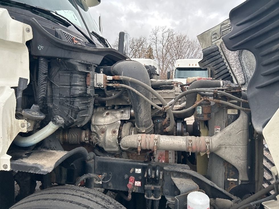 Day Cab Tractor-Heavy Duty Tractors-Freightliner-2019-Cascadia 12564ST-Romulus-MI-394,642\n\t\tmiles-$ 38,250 - Image 15