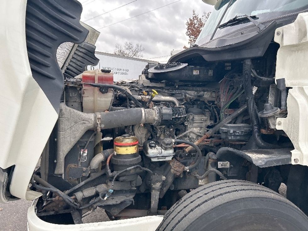 Day Cab Tractor-Heavy Duty Tractors-Freightliner-2019-Cascadia 12564ST-Romulus-MI-394,642\n\t\tmiles-$ 38,250 - Image 16