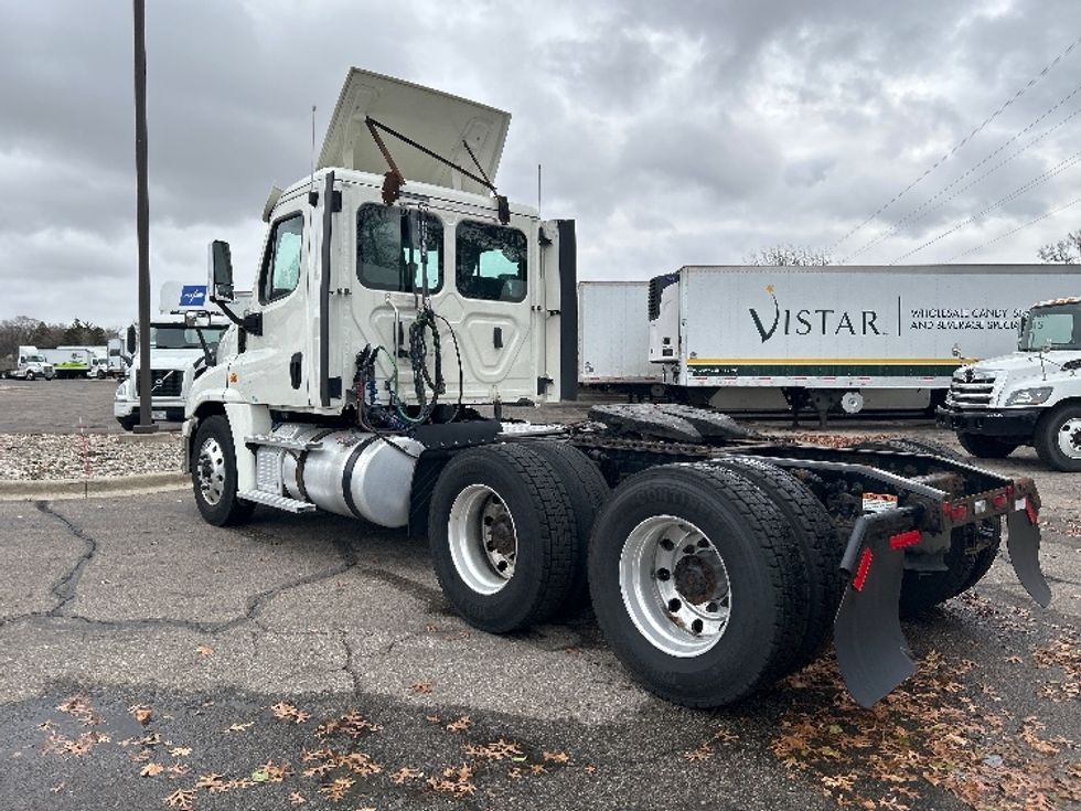 Day Cab Tractor-Heavy Duty Tractors-Freightliner-2019-Cascadia 12564ST-Romulus-MI-394,642\n\t\tmiles-$ 38,250 - Image 5