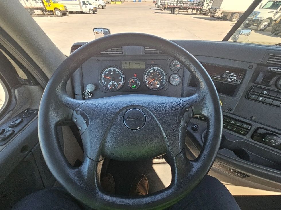 Day Cab Tractor-Heavy Duty Tractors-Freightliner-2019-Cascadia 12564ST-Round Rock-TX-379,117\n\t\tmiles-$ 48,250 - Image 11