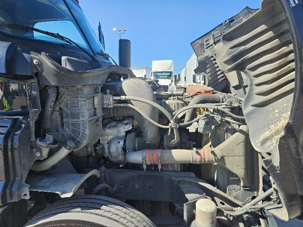 Day Cab Tractor-Heavy Duty Tractors-Freightliner-2019-Cascadia 12564ST-Round Rock-TX-379,117\n\t\tmiles-$ 48,250 - Image 15