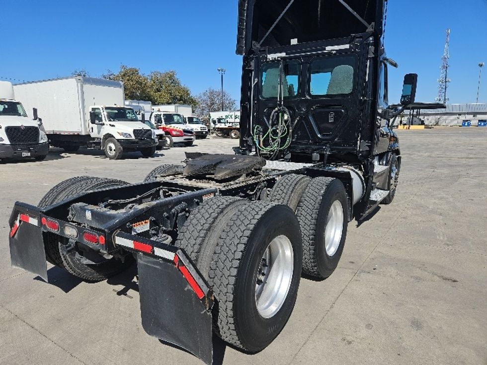 Day Cab Tractor-Heavy Duty Tractors-Freightliner-2019-Cascadia 12564ST-Round Rock-TX-379,117\n\t\tmiles-$ 48,250 - Image 7