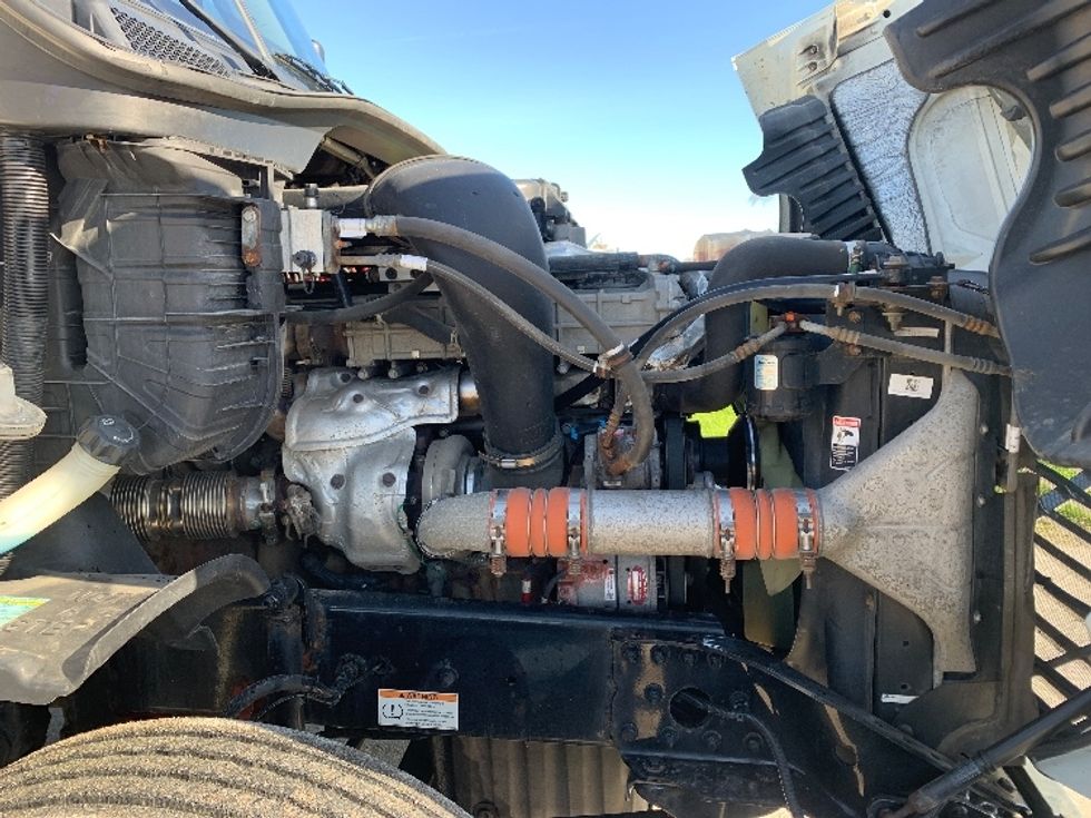 Day Cab Tractor-Heavy Duty Tractors-Freightliner-2019-Cascadia 12564ST-Saginaw-MI-333,643\n\t\tmiles-$ 51,000 - Image 15