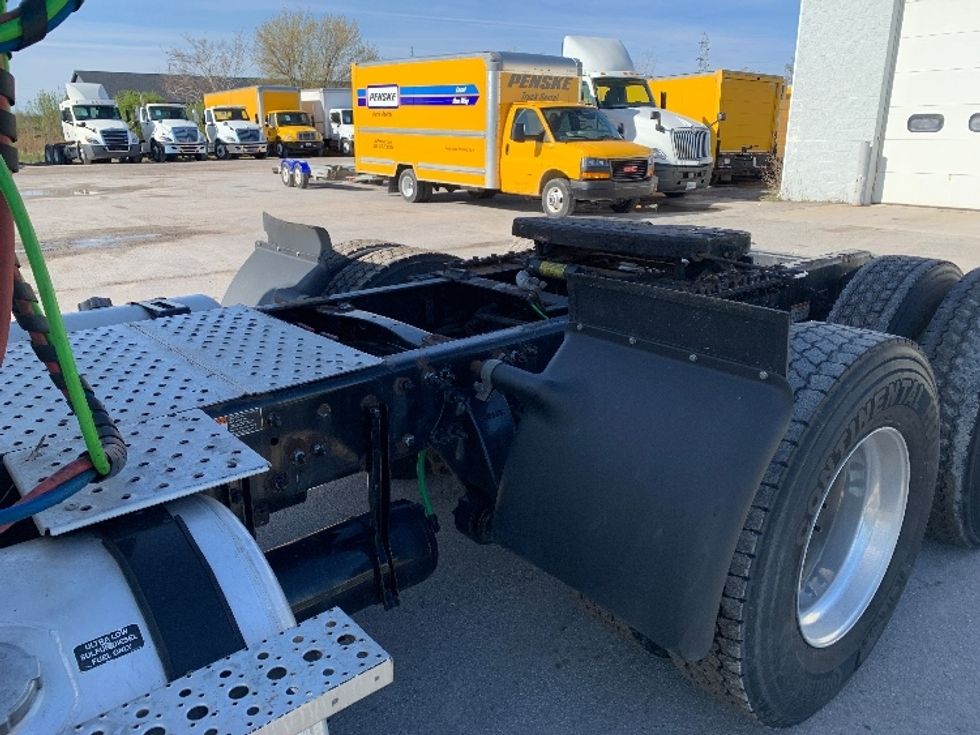 Day Cab Tractor-Heavy Duty Tractors-Freightliner-2019-Cascadia 12564ST-Saginaw-MI-333,643\n\t\tmiles-$ 51,000 - Image 17