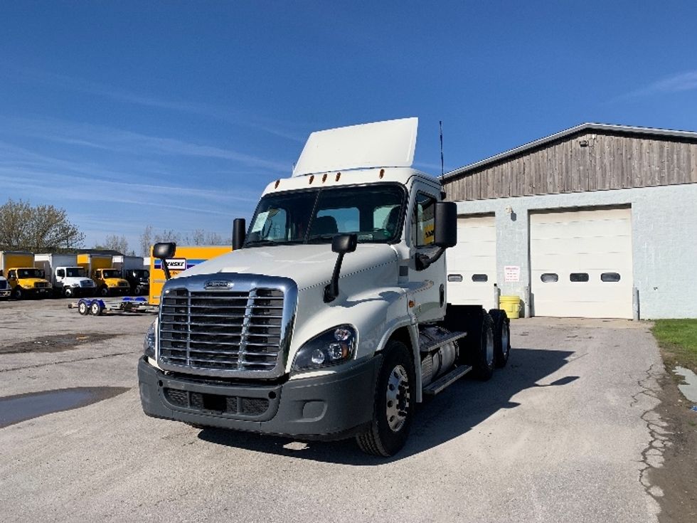 Day Cab Tractor-Heavy Duty Tractors-Freightliner-2019-Cascadia 12564ST-Saginaw-MI-333,643\n\t\tmiles-$ 51,000 - Image 3