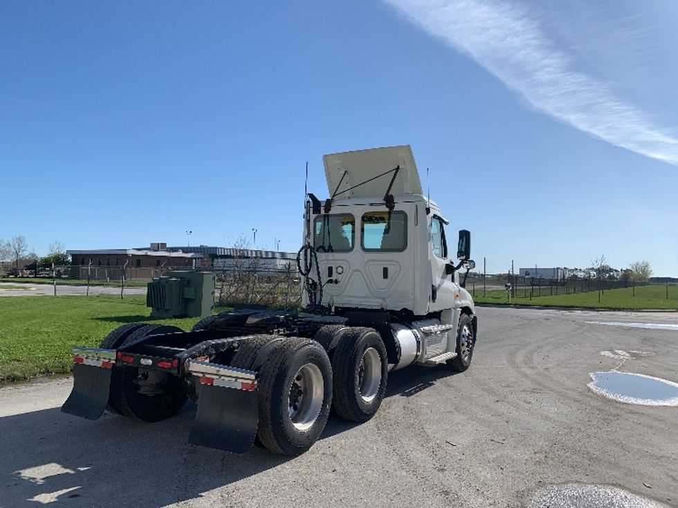 Day Cab Tractor-Heavy Duty Tractors-Freightliner-2019-Cascadia 12564ST-Saginaw-MI-333,643\n\t\tmiles-$ 51,000 - Image 7