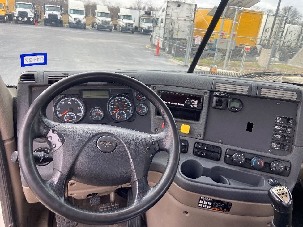 Day Cab Tractor-Heavy Duty Tractors-Freightliner-2019-Cascadia 12564ST-San Antonio-TX-210,516\n\t\tmiles-$ 44,750 - Image 11